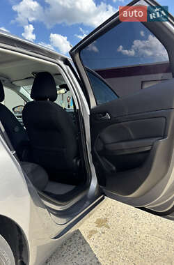 Универсал Peugeot 308 2015 в Остроге