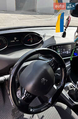 Универсал Peugeot 308 2015 в Остроге