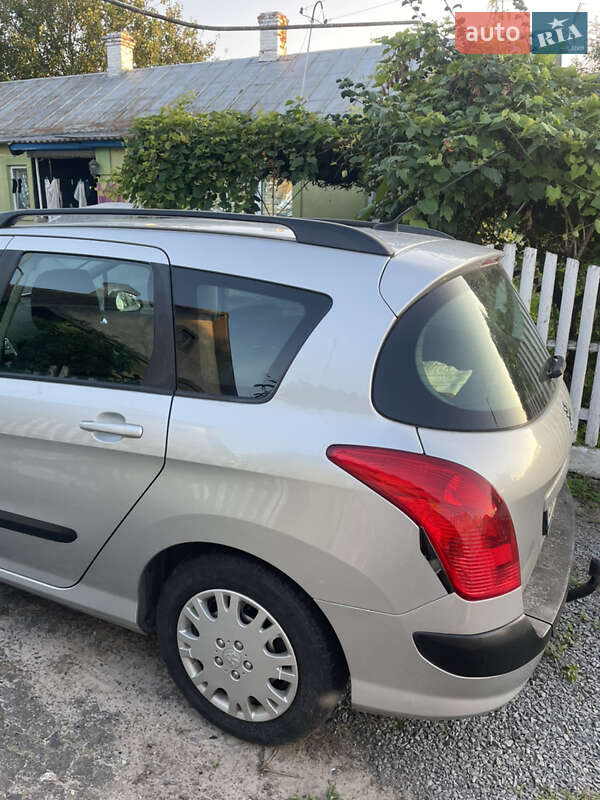 Універсал Peugeot 308 2010 в Млиніві