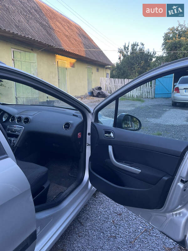 Універсал Peugeot 308 2010 в Млиніві