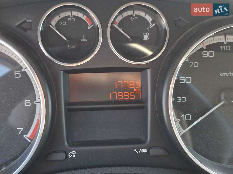 Універсал Peugeot 308 2010 в Львові