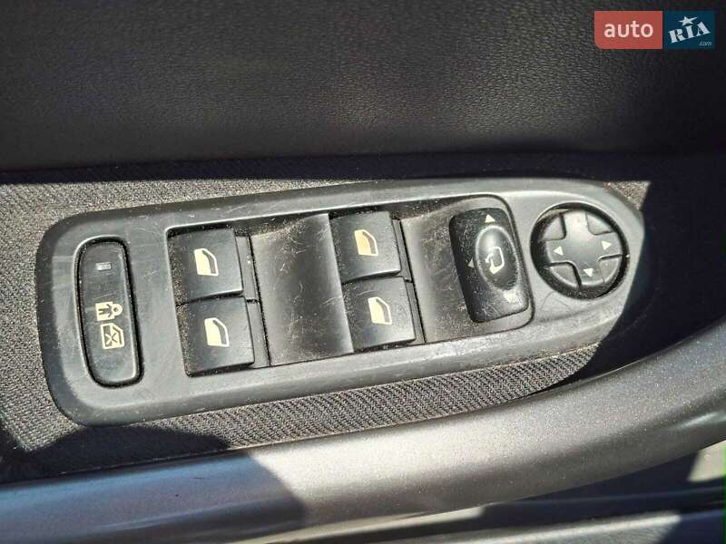 Універсал Peugeot 308 2010 в Львові