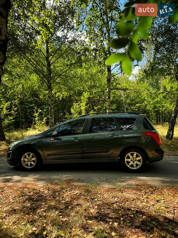 Универсал Peugeot 308 2012 в Лубнах