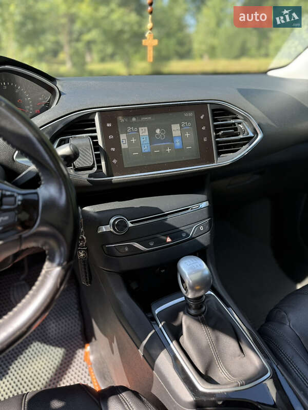 Універсал Peugeot 308 2015 в Жидачові