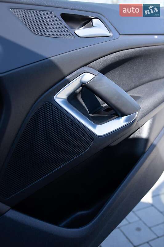 Универсал Peugeot 308 2015 в Брошневе-Осаде