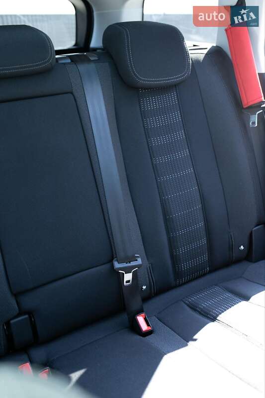 Универсал Peugeot 308 2015 в Брошневе-Осаде