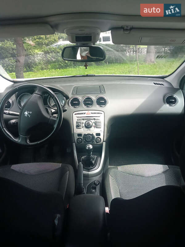 Універсал Peugeot 308 2012 в Новояворівську