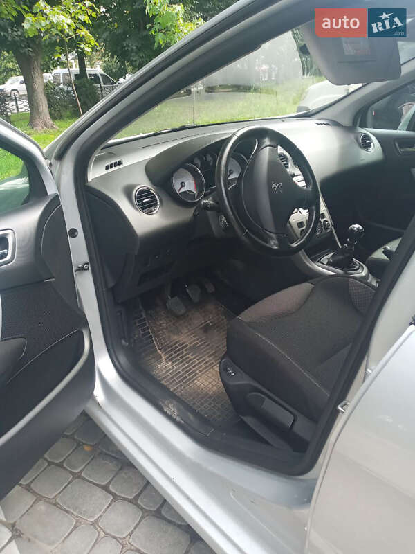 Універсал Peugeot 308 2012 в Новояворівську