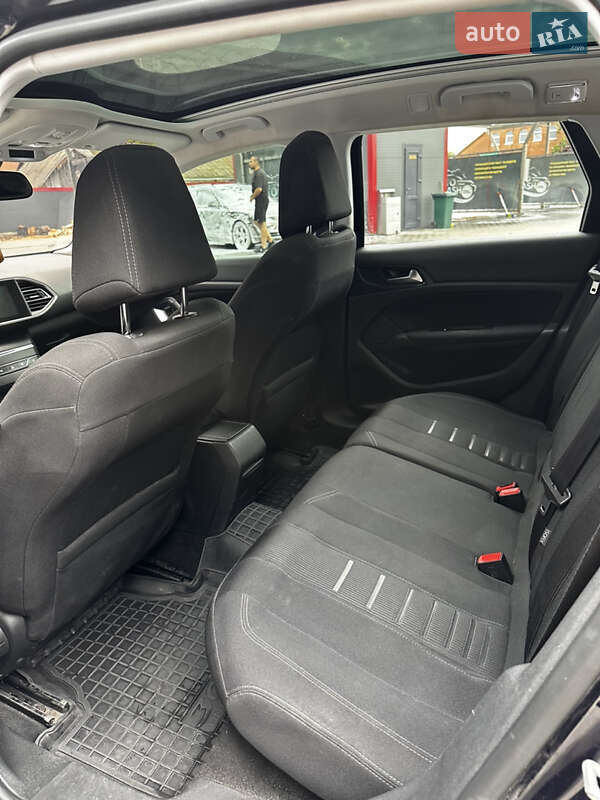 Універсал Peugeot 308 2014 в Полонному