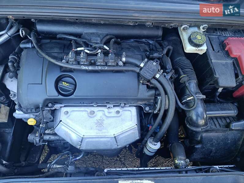 Универсал Peugeot 308 2008 в Бориславе