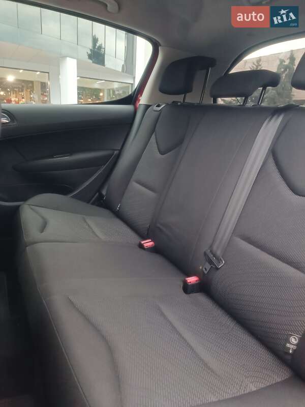 Хетчбек Peugeot 308 2008 в Кам'янському фото 12 Хетчбек Peugeot 308 2008 в Кам'янському