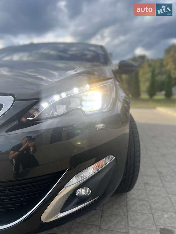 Універсал Peugeot 308 2017 в Дрогобичі