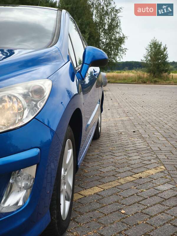 Хетчбек Peugeot 308 2008 в Дрогобичі