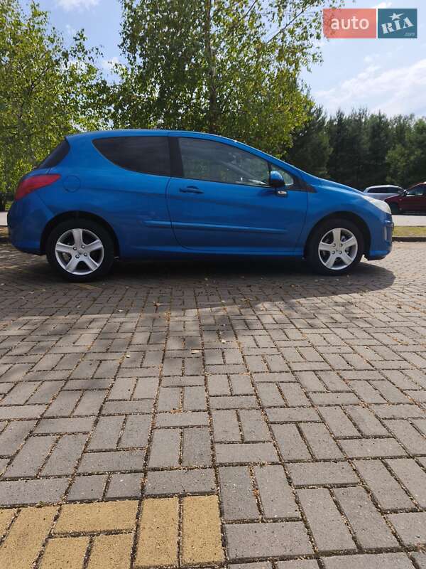 Хетчбек Peugeot 308 2008 в Дрогобичі