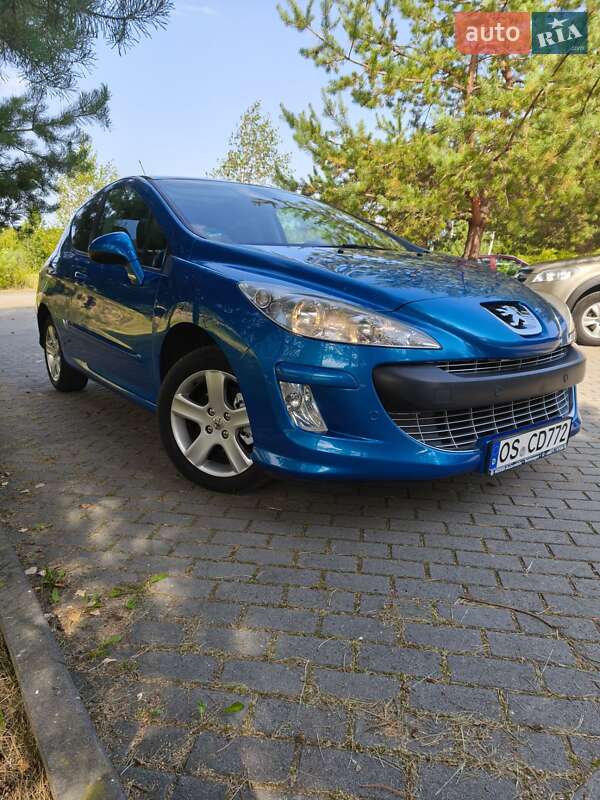 Хетчбек Peugeot 308 2008 в Дрогобичі