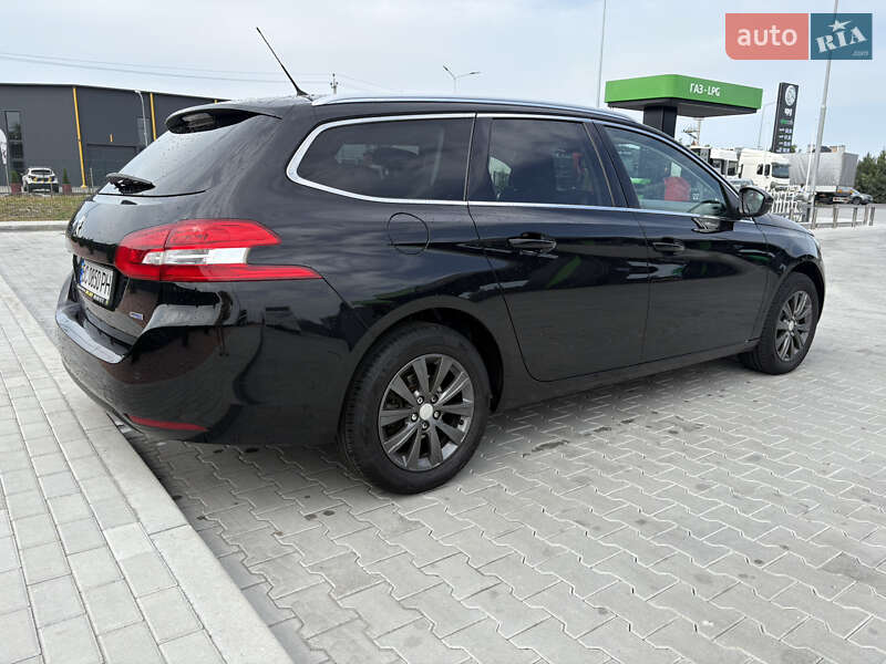 Універсал Peugeot 308 2015 в Львові