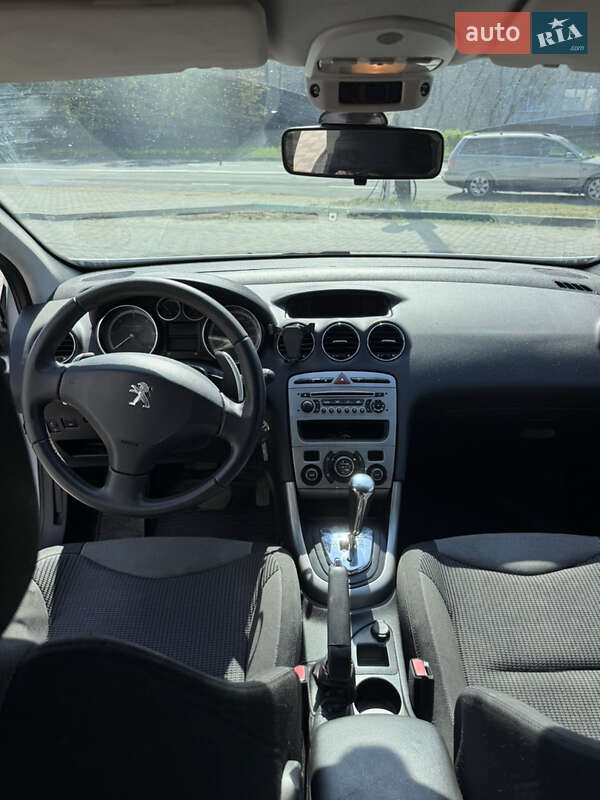 Хэтчбек Peugeot 308 2012 в Бориславе