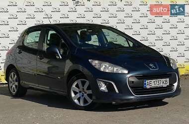Хетчбек Peugeot 308 2013 в Дніпрі