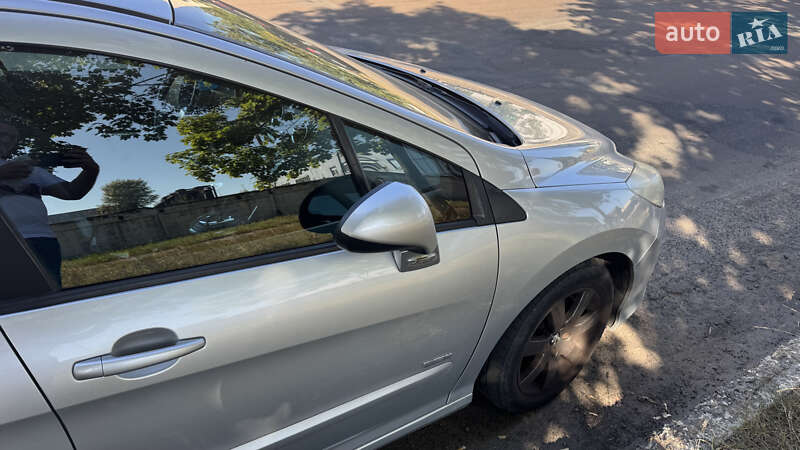 Хетчбек Peugeot 308 2013 в Києві фото 10 Хетчбек Peugeot 308 2013 в Києві