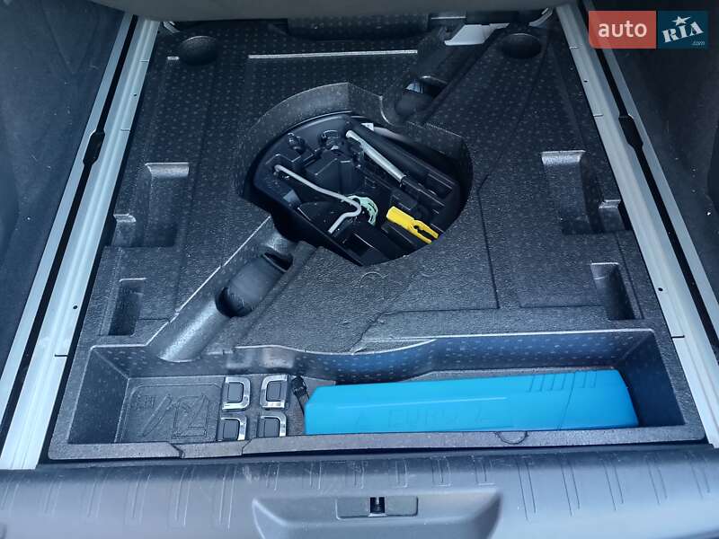 Універсал Peugeot 308 2014 в Чернігові