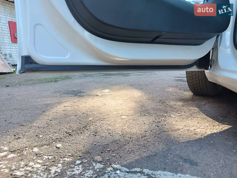 Універсал Peugeot 308 2014 в Чернігові