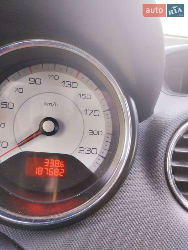 Хетчбек Peugeot 308 2008 в Львові фото 4 Хетчбек Peugeot 308 2008 в Львові