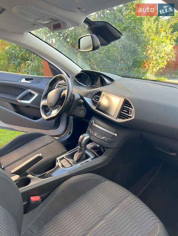 Хетчбек Peugeot 308 2017 в Львові фото 10 Хетчбек Peugeot 308 2017 в Львові