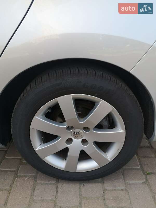 Хетчбек Peugeot 308 2008 в Івано-Франківську