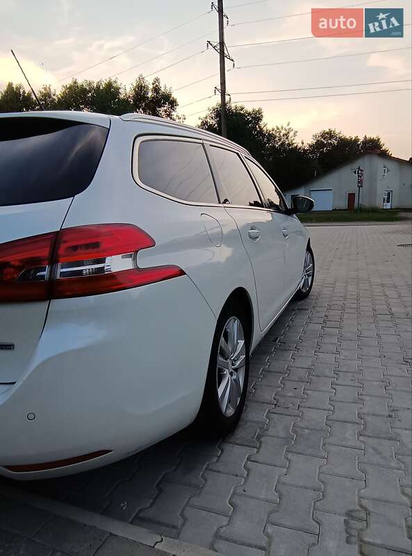 Універсал Peugeot 308 2015 в Стрию