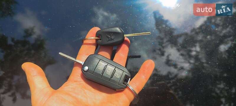 Универсал Peugeot 308 2015 в Овруче фото 13 Универсал Peugeot 308 2015 в Овруче