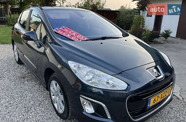 Хэтчбек Peugeot 308 2011 в Калуше