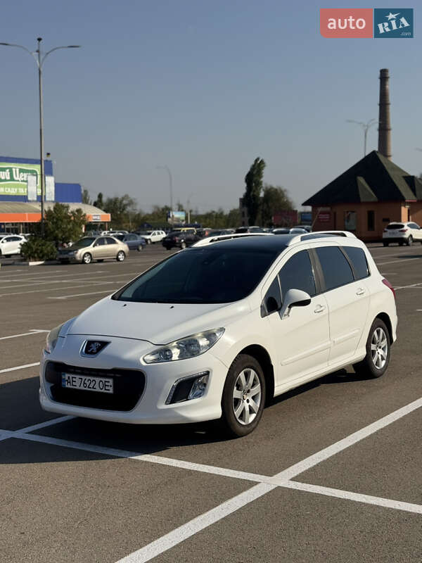 Хэтчбек Peugeot 308 2012 в Кривом Роге
