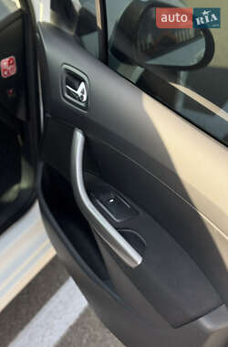 Хэтчбек Peugeot 308 2012 в Кривом Роге