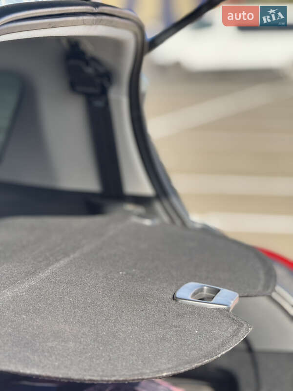 Хэтчбек Peugeot 308 2012 в Кривом Роге