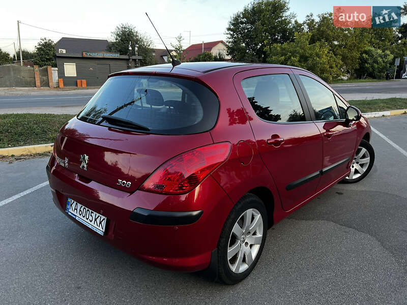 Хетчбек Peugeot 308 2010 в Василькові