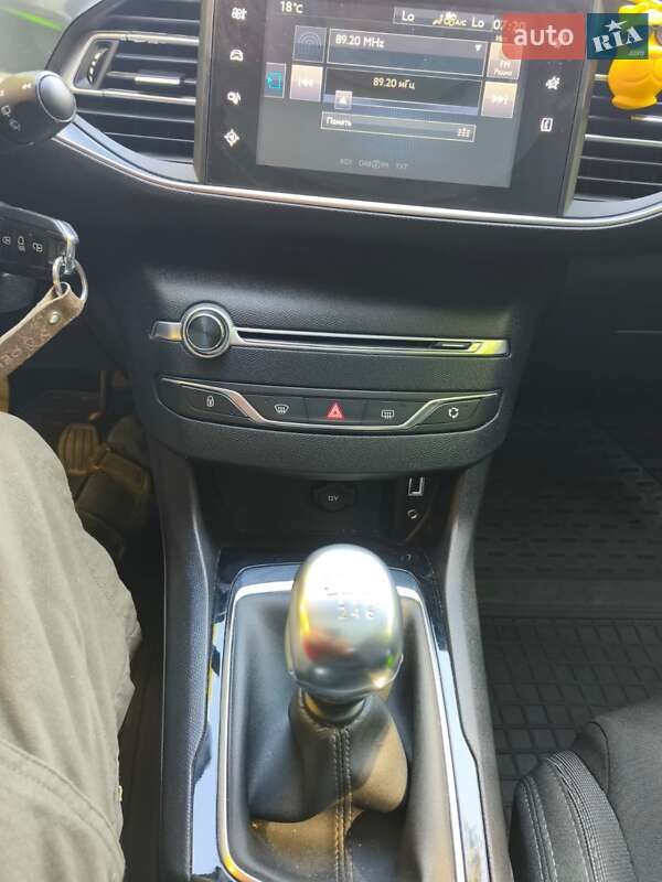 Універсал Peugeot 308 2015 в Миргороді