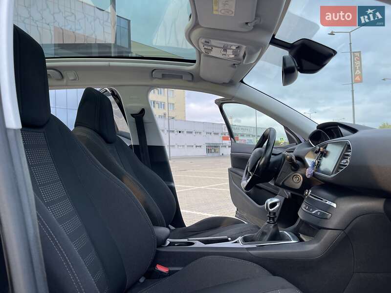 Універсал Peugeot 308 2015 в Львові