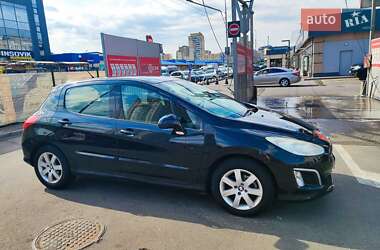 Хэтчбек Peugeot 308 2011 в Киеве