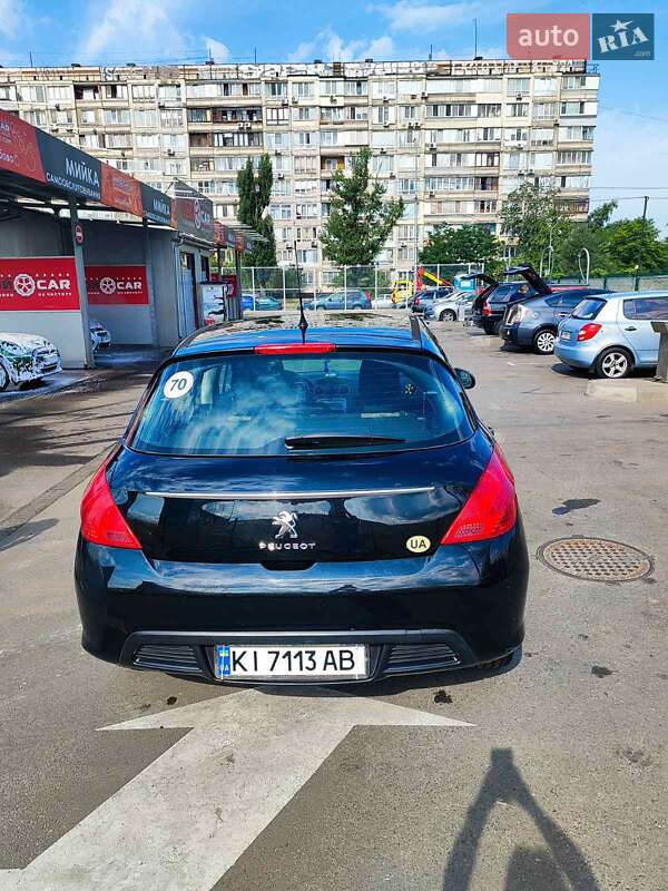 Хэтчбек Peugeot 308 2011 в Киеве