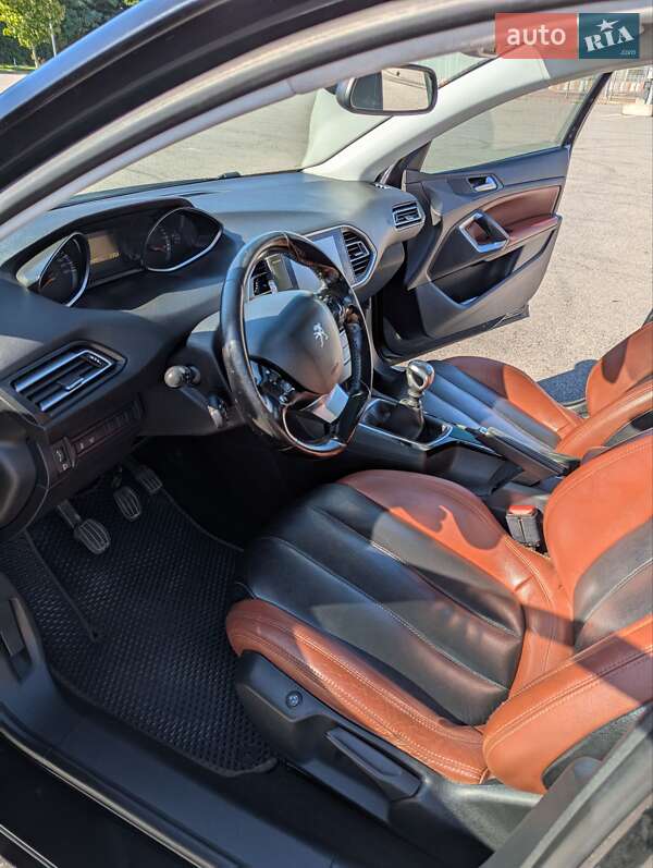 Універсал Peugeot 308 2015 в Львові