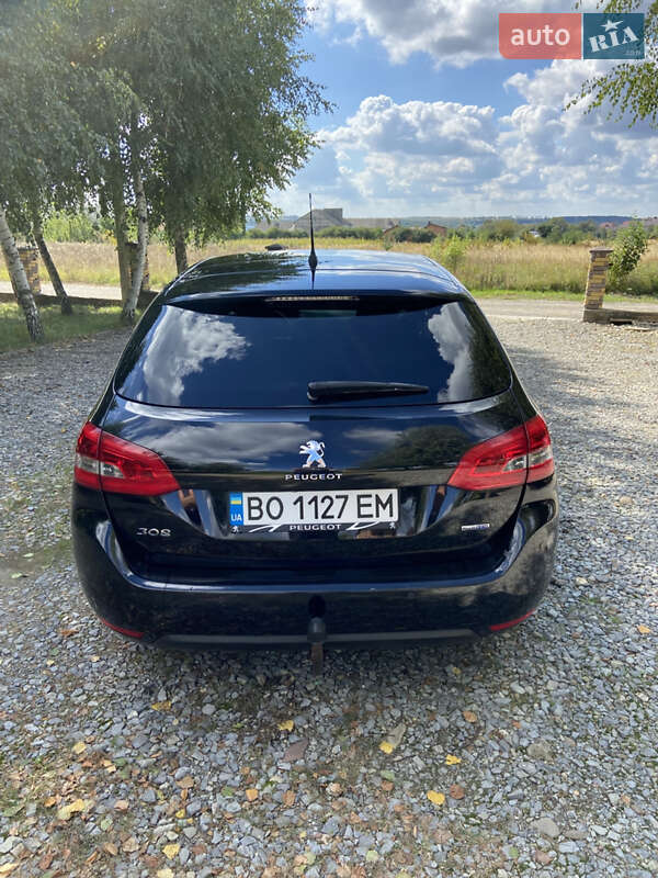 Универсал Peugeot 308 2015 в Залещиках