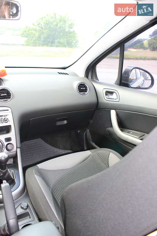 Хетчбек Peugeot 308 2012 в Смоліному