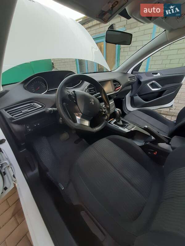 Універсал Peugeot 308 2015 в Сумах