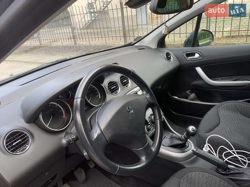 Універсал Peugeot 308 2010 в Львові