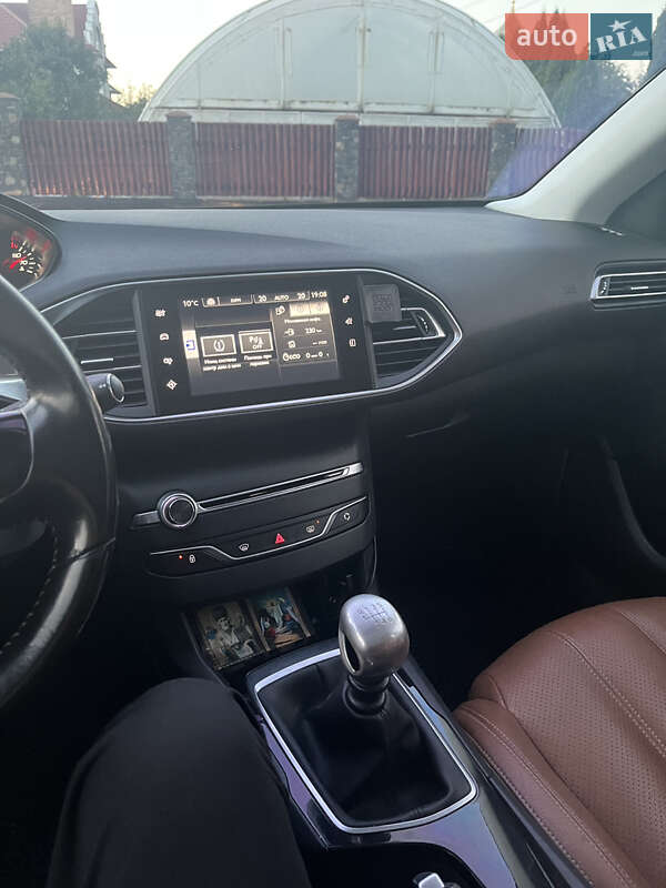 Універсал Peugeot 308 2015 в Луцьку
