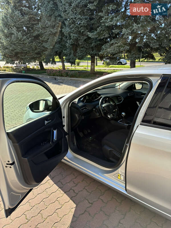 Универсал Peugeot 308 2016 в Ивано-Франковске фото 9 Универсал Peugeot 308 2016 в Ивано-Франковске