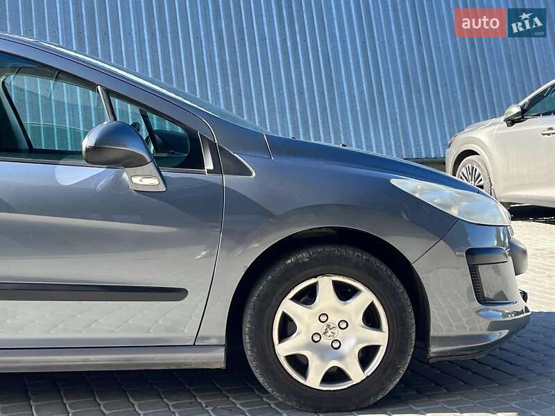 Універсал Peugeot 308 2010 в Львові