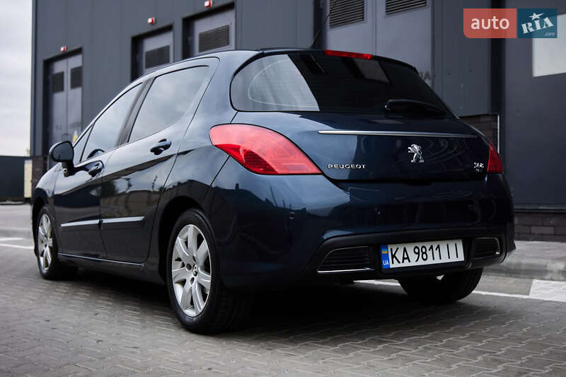 Хэтчбек Peugeot 308 2013 в Киеве