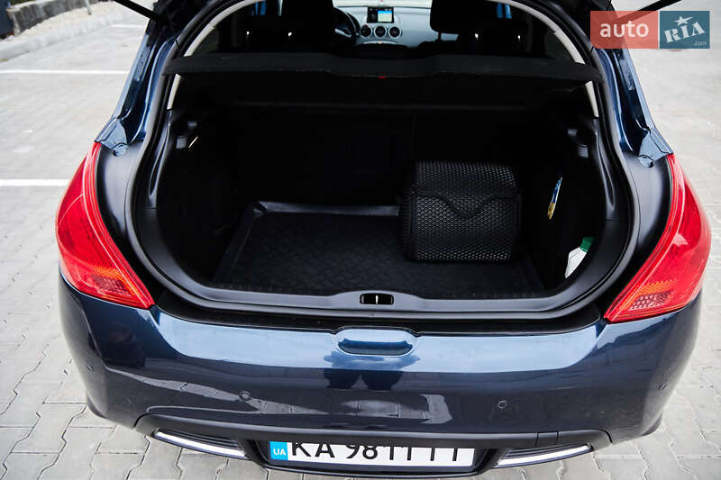 Хэтчбек Peugeot 308 2013 в Киеве