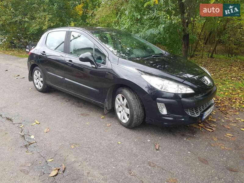 Хэтчбек Peugeot 308 2008 в Дымере